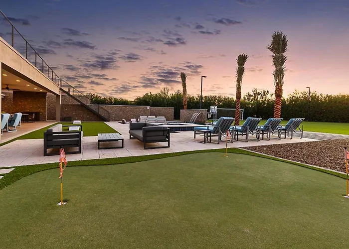 Escape With Luxury & Endless Amenities Holiday home Scottsdale