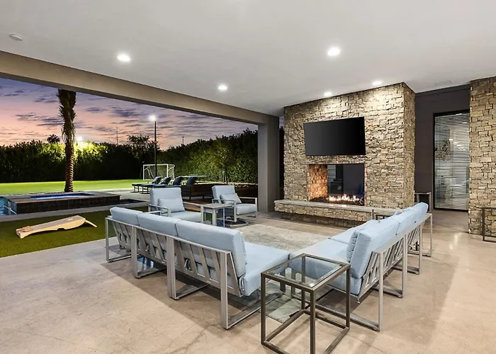 Escape With Luxury & Endless Amenities *
