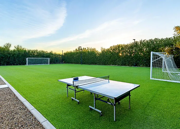 Escape With Luxury & Endless Amenities