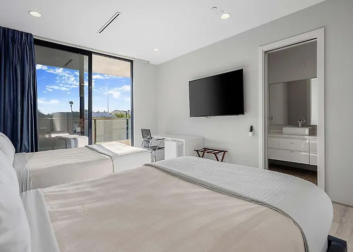 Escape With Luxury & Endless Amenities