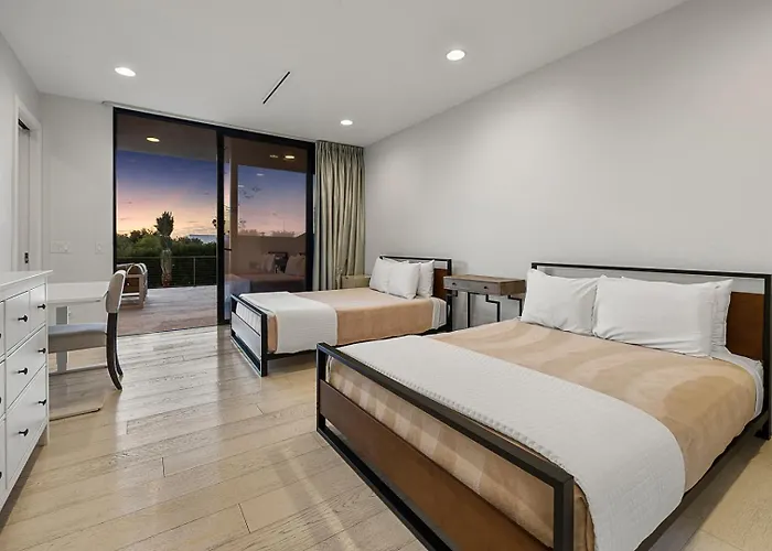 Escape With Luxury & Endless Amenities Holiday home Scottsdale